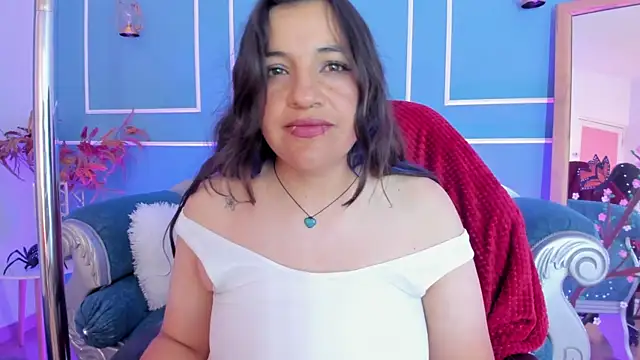 TaraTaylorr online show from June 29, 10:15 am