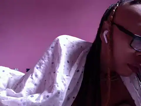 Ladyzee25 online show from February 24, 6:39 pm