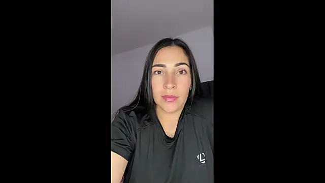 Snapshot of luna_lgomez_ chatting on July 29, 8:18 pm luna lgomez online show from July 29, 8:18 pm