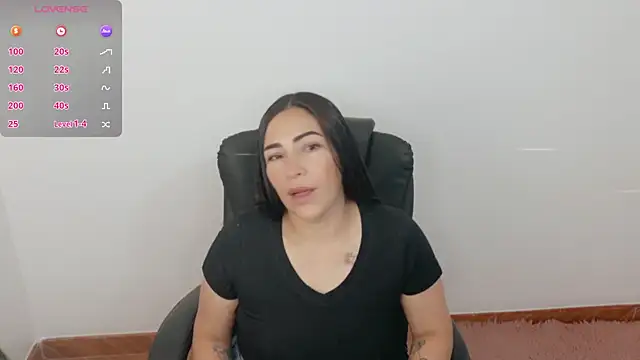 Snapshot of luna_lgomez_ chatting on July 30, 10:03 am luna lgomez online show from July 30, 10:03 am