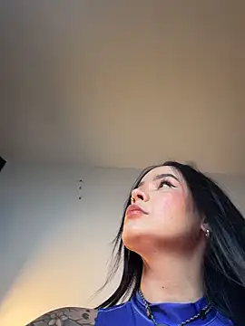 HotAlana  online show from February 11, 12:04 am