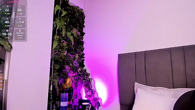 Fernanda liie  online show from February 27, 12:16 pm