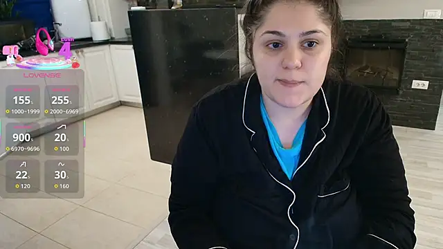 Layla- online show from January 14, 1:06 pm