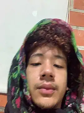 Snapshot of chillcol chatting on March 23, 3:10 am chillcol online show from March 23, 3:10 am