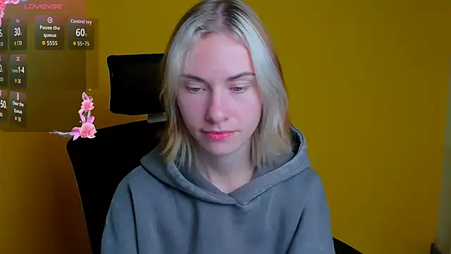 Fiona Night online show from October 8, 5:54 pm