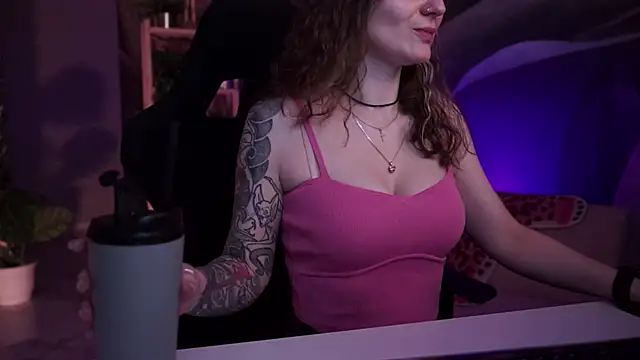 OliviaMcClean online show from November 18, 5:56 am