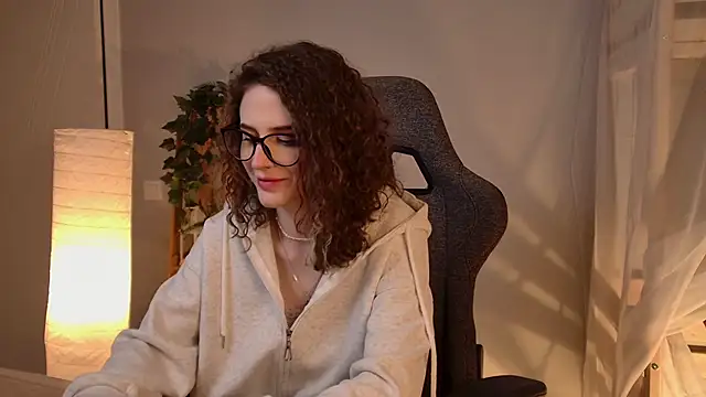 OliviaMcClean online show from February 16, 6:37 pm