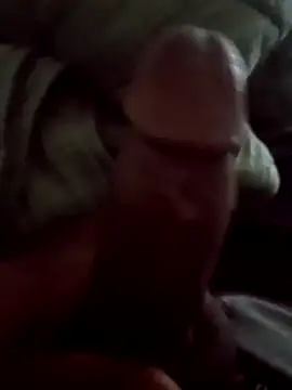 Snapshot of Mouththisbigdick chatting on October 22, 7:46 pm Mouththisbigdick online show from October 22, 7:46 pm