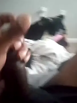 Snapshot of Mouththisbigdick chatting on December 4, 8:06 pm Mouththisbigdick online show from December 4, 8:06 pm