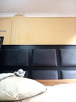 JuicyMilkyTizzy online show from February 28, 2:29 pm