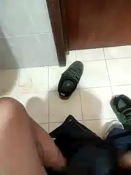 Snapshot of enoc369 chatting on February 10, 3:54 am enoc369 online show from February 10, 3:54 am