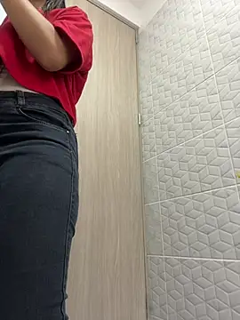 ElectraRhodes1 online show from February 1, 5:00 pm