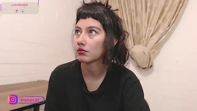 Snapshot of Laury_uri chatting on February 12, 11:55 pm Laury uri online show from February 12, 11:55 pm