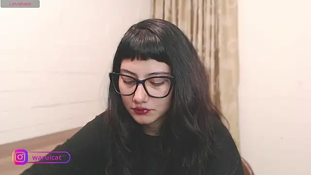 Snapshot of Laury_uri chatting on February 17, 1:24 am Laury uri online show from February 17, 1:24 am