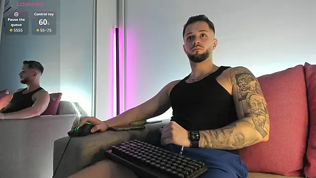Snapshot of nicholasX1 chatting on March 30, 6:20 pm nicholasX1 online show from March 30, 6:20 pm