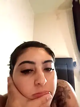 Snapshot of mayteziinhaa chatting on March 19, 8:57 pm mayteziinhaa online show from March 19, 8:57 pm