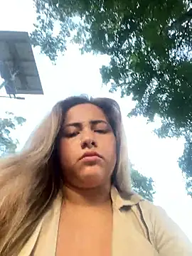 lunaxxx 69 online show from September 12, 10:43 pm