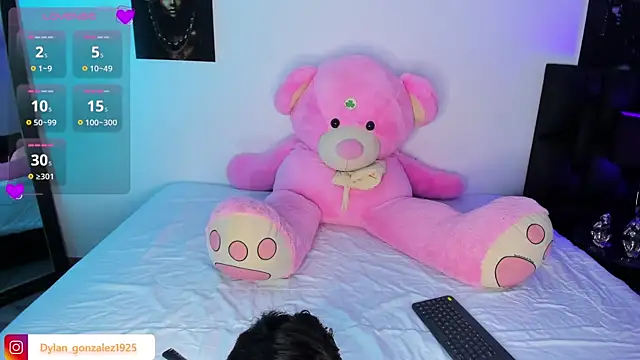 Dylan Turnerr online show from July 11, 5:32 am