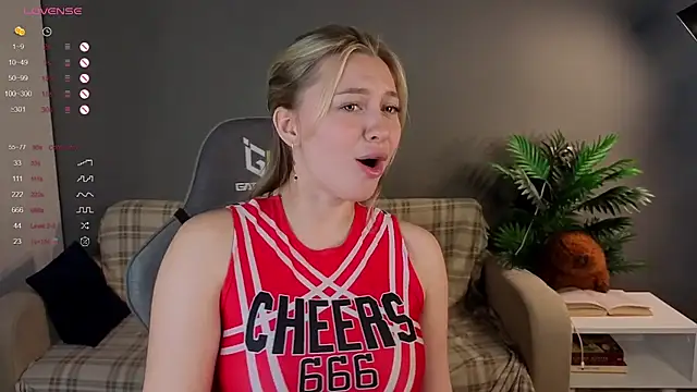 christie luv online show from February 7, 11:14 am