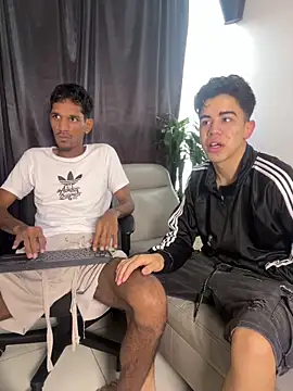 Snapshot of Miguel_bigcock chatting on February 4, 10:04 pm Miguel bigcock online show from February 4, 10:04 pm