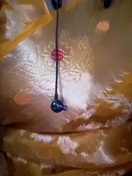 Snapshot of Neha-Bhabhi-Rasily chatting on September 25, 3:32 am Neha-Bhabhi-Rasily online show from September 25, 3:32 am