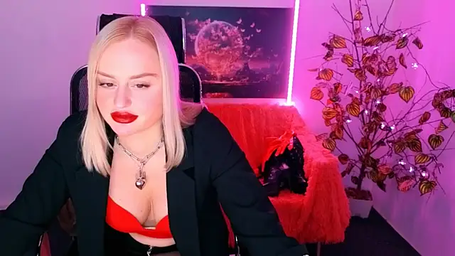 Snapshot of Miss_Alice_Silver chatting on November 29, 4:10 pm Miss Alice Silver online show from November 29, 4:10 pm