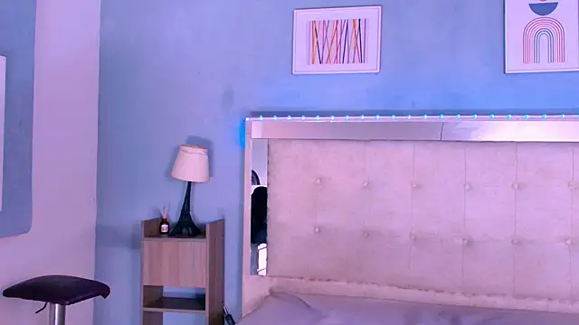 Snapshot of Emily_Castillo_1 chatting on September 22, 5:09 am Emily Castillo 1 online show from September 22, 5:09 am