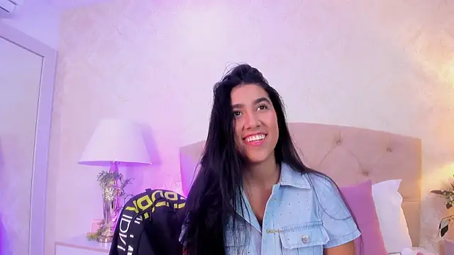 Snapshot of Mia_Montess chatting on July 2, 12:44 pm Mia Montess online show from July 2, 12:44 pm