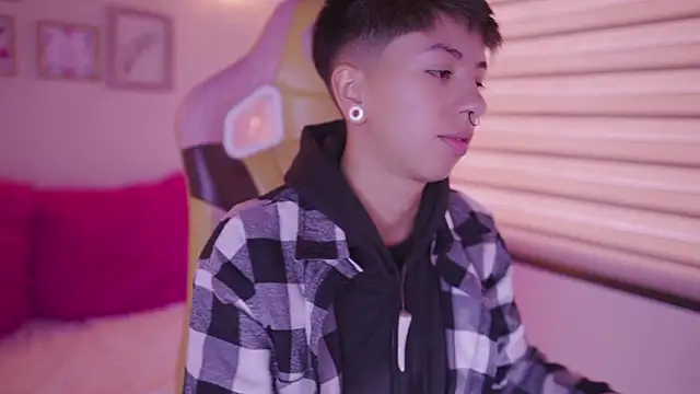 tommy blue online show from February 19, 2:57 pm