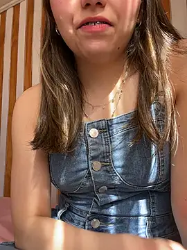 floooohv online show from October 6, 6:38 pm