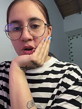 Snapshot of Camil_Lee chatting on March 7, 2:36 am Camil Lee online show from March 7, 2:36 am