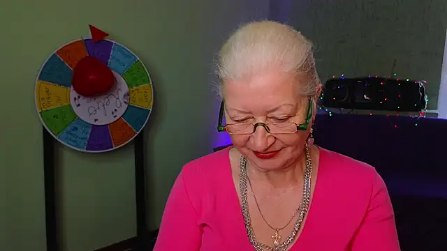Snapshot of Maya_Mayflower chatting on March 15, 6:25 am Maya Mayflower online show from March 15, 6:25 am