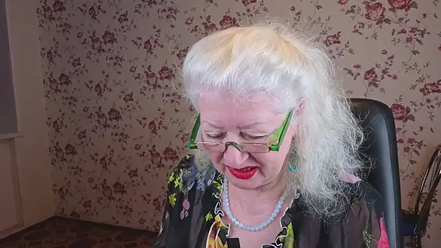 Maya Mayflower online show from November 17, 4:07 am