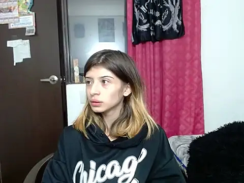 KratosAfroditacs online show from February 5, 2:43 pm