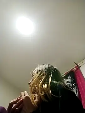 KratosAfroditacs online show from April 14, 2:39 am