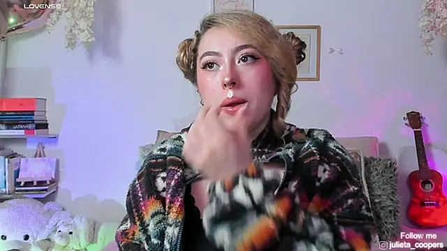 julieta cooper20 online show from March 31, 4:02 am