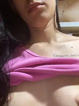 Snapshot of dianagomes2511 chatting on March 3, 11:03 pm dianagomes2511 online show from March 3, 11:03 pm