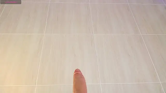 Snapshot of Vivi_luv chatting on March 19, 8:45 am Vivi luv online show from March 19, 8:45 am