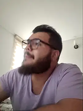 Snapshot of Edmund98 chatting on March 20, 9:35 pm Edmund98 online show from March 20, 9:35 pm