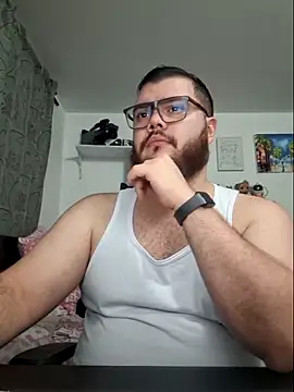 Snapshot of Edmund98 chatting on November 9, 2:32 am Edmund98 online show from November 9, 2:32 am