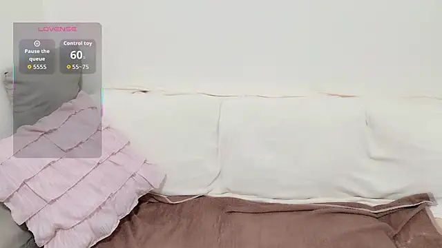 pppYukaqqq online show from January 15, 11:15 am