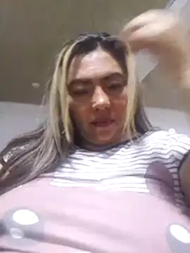 Snapshot of dihayara chatting on July 7, 2:58 am dihayara online show from July 7, 2:58 am