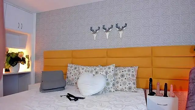 LeilaHiuston online show from March 23, 7:40 pm