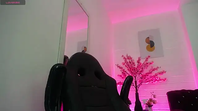 Ayliinn  online show from May 21, 3:24 am