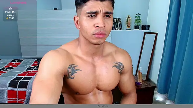 Snapshot of Apolotherock chatting on October 8, 8:28 pm Apolotherock online show from October 8, 8:28 pm