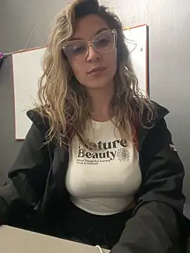 Isabella Varella online show from February 13, 12:34 pm