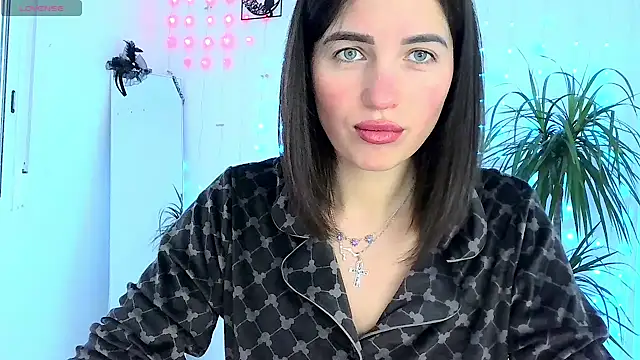 neferutt online show from November 20, 10:59 am