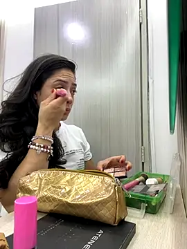 isabella winkler online show from October 30, 1:34 pm