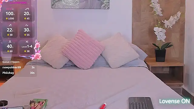 Snapshot of isabella_winkler chatting on April 19, 12:04 pm isabella winkler online show from April 19, 12:04 pm