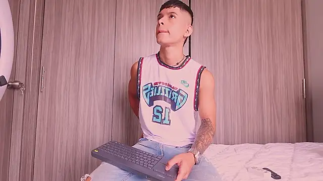 ErosKhaos online show from February 14, 1:52 pm